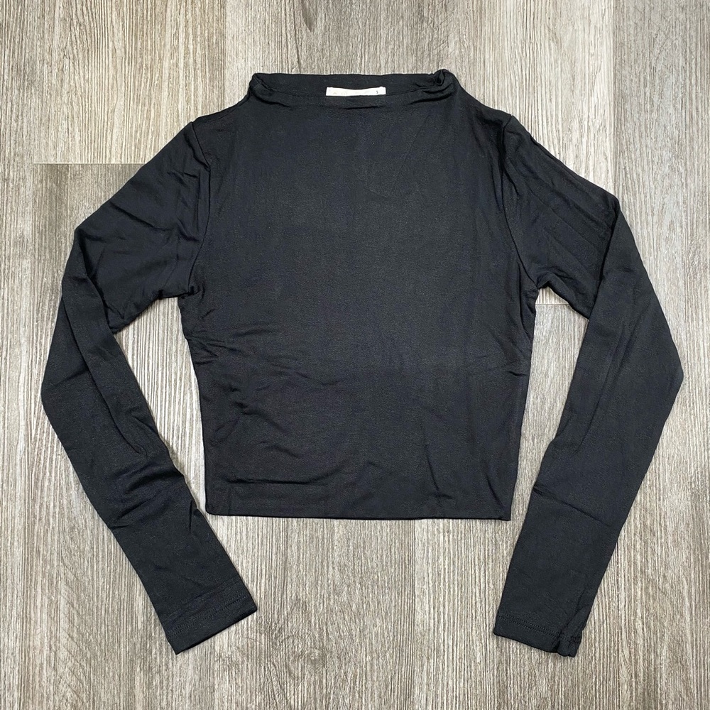 Black Long sleeve Crop top